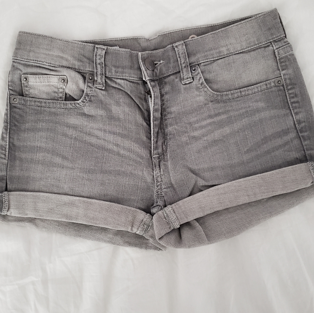 Gap shorts